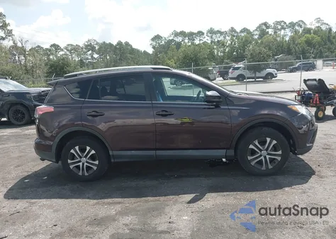 2017 Toyota Rav4 Le z USA, uszkodzony, nr VIN 2T3ZFREV8HW366827
